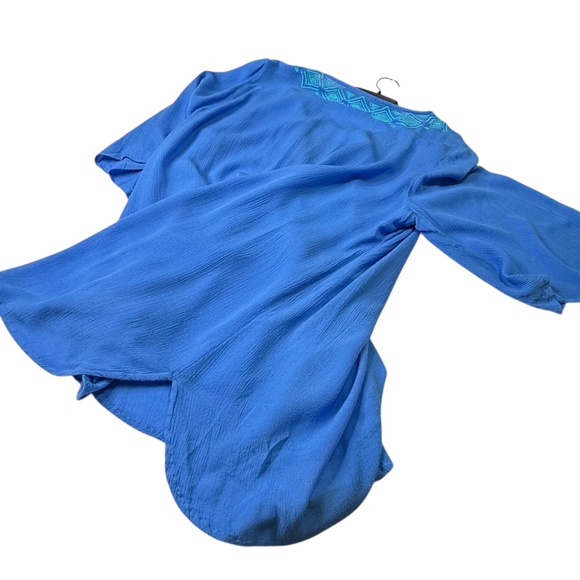 Lilly Pulitzer Embroidered V-Neck Platter Top With Butterfly Sleeves - Picture 5 of 9